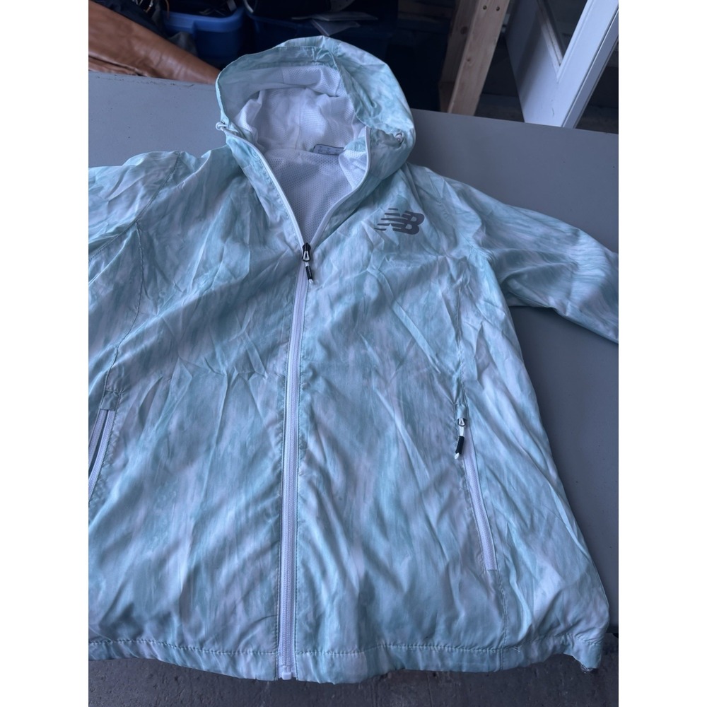 NEW BALANCE WOMENS WINDBREAKER JACKET SZ L MINT COLOR